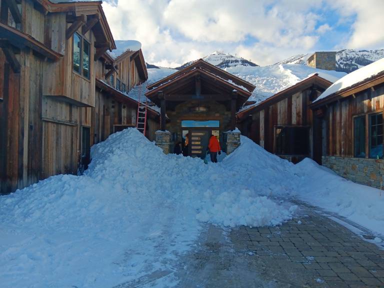 lodge-roof-snow-clearing-jackson-hole-winter - Teton Rope Access